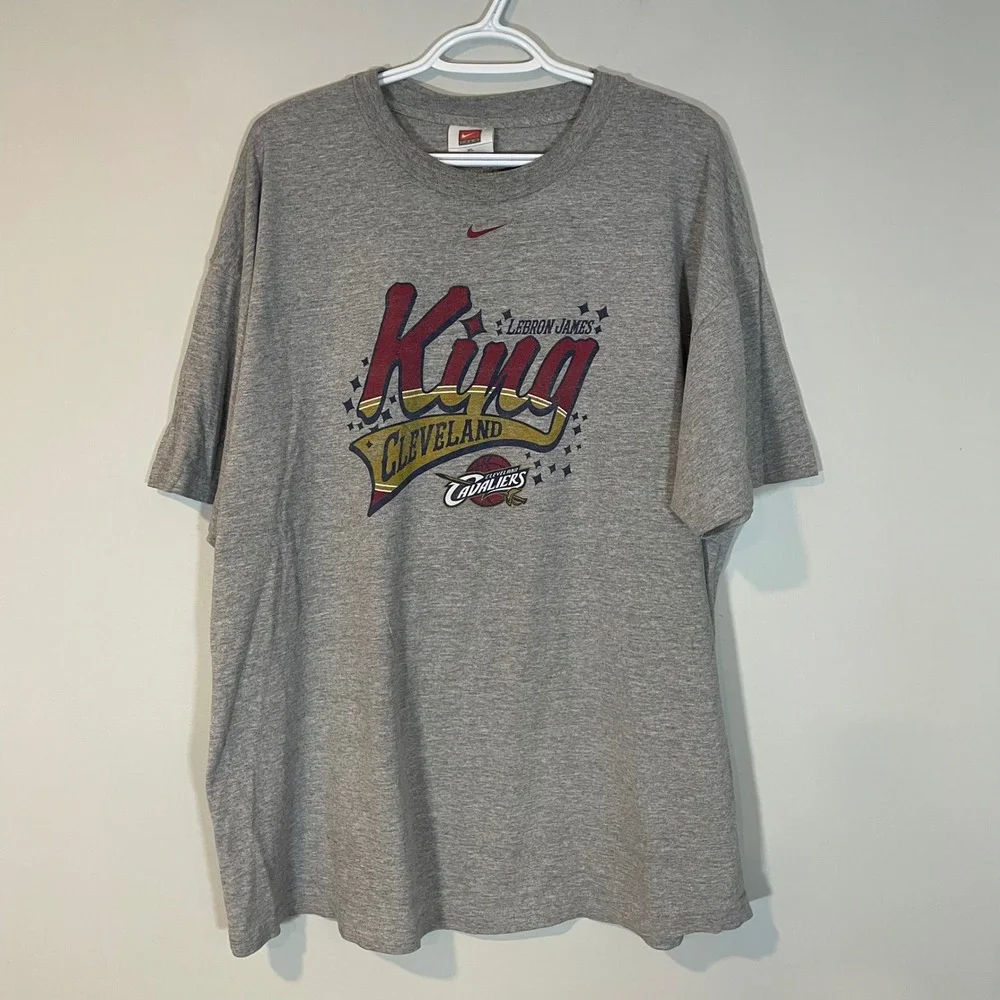 VTG Nike LeBron James‎ Cleveland Cavaliers King T-Shirt Gray XL Ctr Swoosh HOLE
